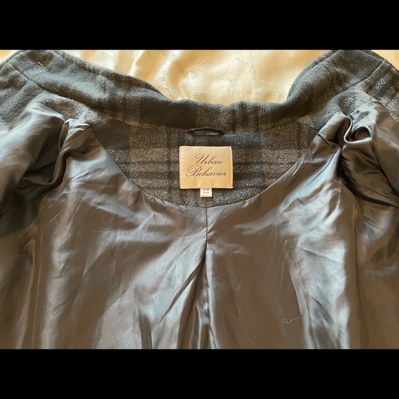 Trendy Cape Wool Coat - Picture 4 of 9